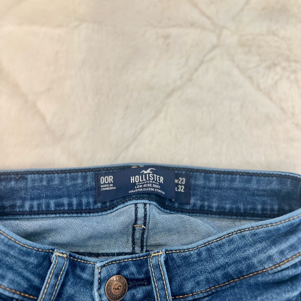 Hollister Boot Cut Jeans - Size 23R (00) - Picture 2 of 4